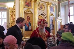 Сегодня Божественную литургию в малиновском храме возглавил митрополит Варсонофий
