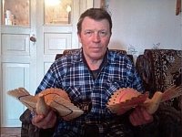 Для жителей села Баклуши работает выставка местного умельца резьбы по дереву