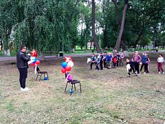 Аркадакские дети из пришкольных лагерей весело проводят время с культработниками района