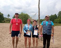 На Красноярском пляже состоялся турнир по волейболу
