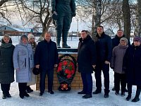 Сегодня в Аркадакском районе почтили память героев Отечества