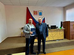 Работу муниципальных служащих отметили наградами