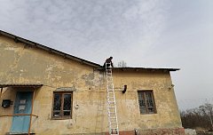В Ивановке на Доме культуры меняют кровлю