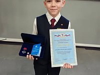 Энгельсский первоклассник награжден за поддержку бойцов СВО