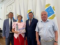 Аркадакский центр социального обслуживания наградили за лучшие условия для деятельности специалистов, работающих с семьями