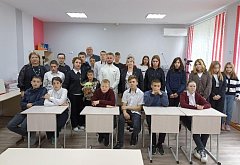 Накануне Дня Победы росташовские школьники встретились с участником спецоперации Егором Бирючковым