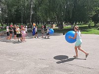 В аркадакском городском парке слышны детские голоса