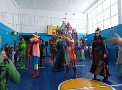 К детям в Новосельскую школу приезжали артисты из Балашова с пьесой «Новогоднее приключение на морском дне»