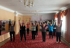 Групповые занятия физкультурой продлевают активное долголетие аркадакцев 