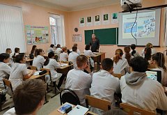 Будущие выпускники Аркадакского медколледжа встретились с главным врачом тубсанатория