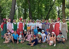 В городском парке для детей прошла развлекательная программа "Купальная ночь"