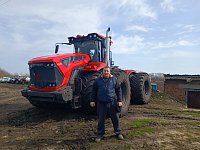 Алексей Хвощин – один из лучших трактористов ООО «Летяжевское»