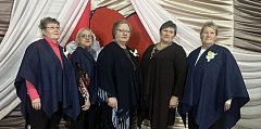Вокалисты  «Калины» на сцене Новосельского Дома культуры выступали в новом составе