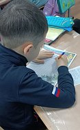 Школьники из Аркадака написали новогодние письма солдатам