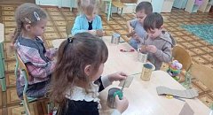 Дошколята из Аркадака отправили участникам спецоперации сухие сборы и окопные свечи 