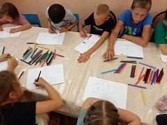 Дети из села Красное Знамя рисовали свой мир счастья