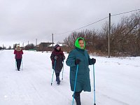 Активные пенсионеры из Чиганака занимаются спортом на свежем воздухе