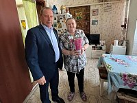 Жен и матерей участников СВО с 8 Марта поздравил Николай Луньков