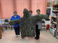 Аркадакские волонтёры отправили военным маскировочный костюм