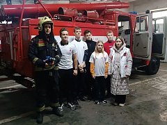 Аркадакские участники «Движения первых» примерили костюмы пожарных