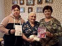 В Красном Знамени с 85-летием поздравили ветерана труда