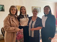 Студенты-медики поздравили ветеранов педагогического труда с Днём учителя