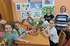 Для воспитанников районного Дома культуры прошёл мастер-класс по изготовлению топиарии