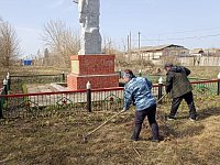 Баклушинцы наводили порядок на улицах своего села
