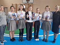 Аркадакским школьницам вручили паспорта
