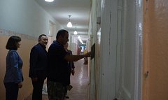 Депутаты Саратовской областной думы осмотрели ремонтируемые в рамках региональной программы учреждения образования
