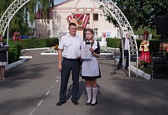 В Аркадаке обновлён районный стенд "Дети - наша гордость"