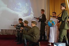 Мужской разговор о мужестве вел со старшеклассниками депутат областной думы Василий Кравцов