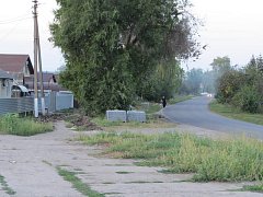 Начались дорожные работы по ремонту тротуара на улице Чернышевского