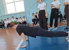 Аркадакские школьники свои спортивные победы адресовали защитникам Отечества