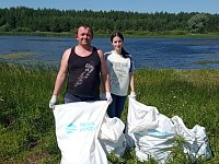 В Баклушах очистили берег пруда