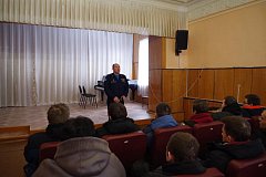 Военный комиссар встретился с одиннадцатиклассниками нашего района