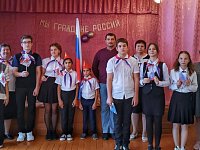 В Баклушах ребята получили паспорта из рук главы сельского муниципалитета