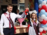 Сегодня в Аркадакском районе прошли праздничные линейки, посвященные Последнему звонку