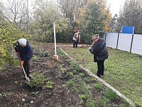 Прошла уборка общественных территорий в Семёновском поселении