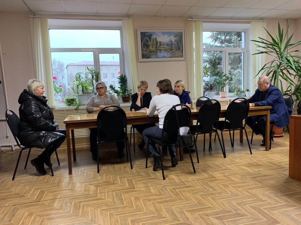 на приёме у главы района.jpg на приёме у главы района.jpg