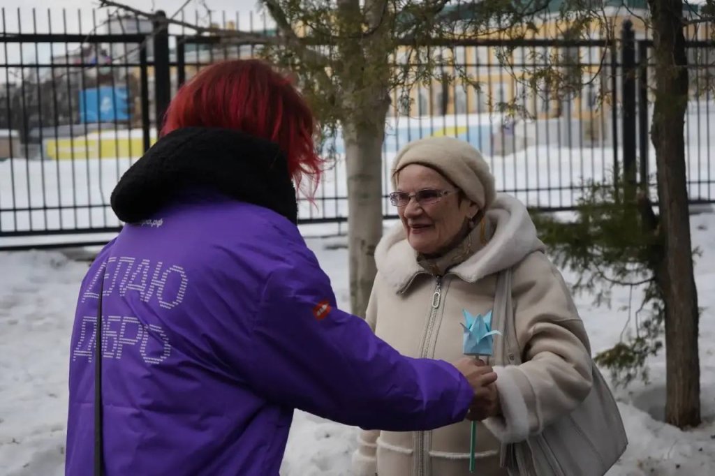 Создали букеты своими руками, чтобы порадовать горожанок 3.jpg