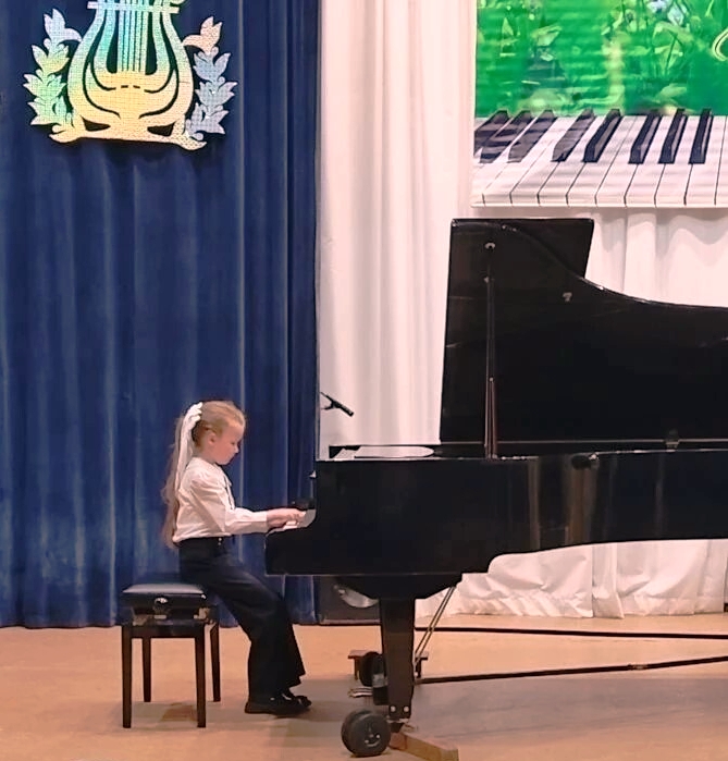 Лиза Пиндер.jpg