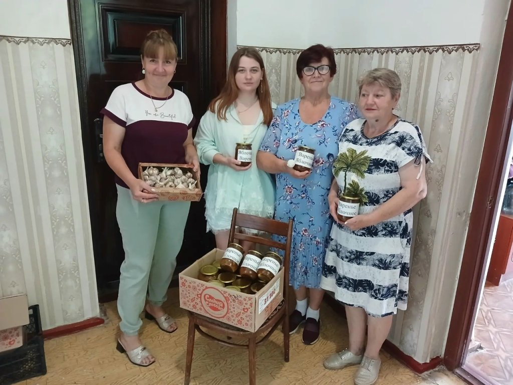 кр. знамя яблоки 1.jpg кр. знамя яблоки 1.jpg