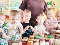 Аркадакские малыши  собрали посылку для защитников