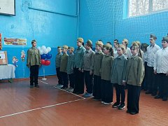 Участники патриотического отряда «Факел» из Ольшанки готовят книги Памяти погибших односельчан