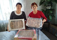 Вкусные и полезные посылки отправили бойцам аркадакские женщины