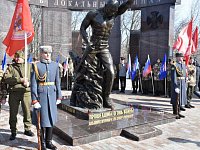 В Парке Победы имена пятерых погибших участников СВО из Аркадакского района занесли на мемориал памяти