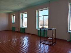 В спортивном зале школы села Кистендей ремонт ведётся с опережением графика