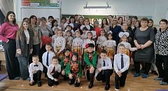 Аркадакские первоклашки покорили сердца своих мам и бабушек