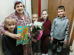 Школьники Аркадакского района поблагодарили ветеранов педагогического труда  